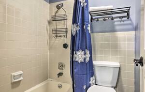 Lakeside Vista Retreat | A Refined Canyon Lake Escape - Canyon Lake, Texas