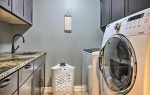 Lakeside Vista Retreat | A Refined Canyon Lake Escape - Canyon Lake, Texas