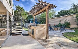 Lakeside Vista Retreat | A Refined Canyon Lake Escape - Canyon Lake, Texas