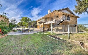 Lakeside Vista Retreat | A Refined Canyon Lake Escape - Canyon Lake, Texas