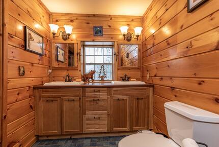 Lakeside Escape with Year-Round Adventure - Tomahawk, Wisconsin