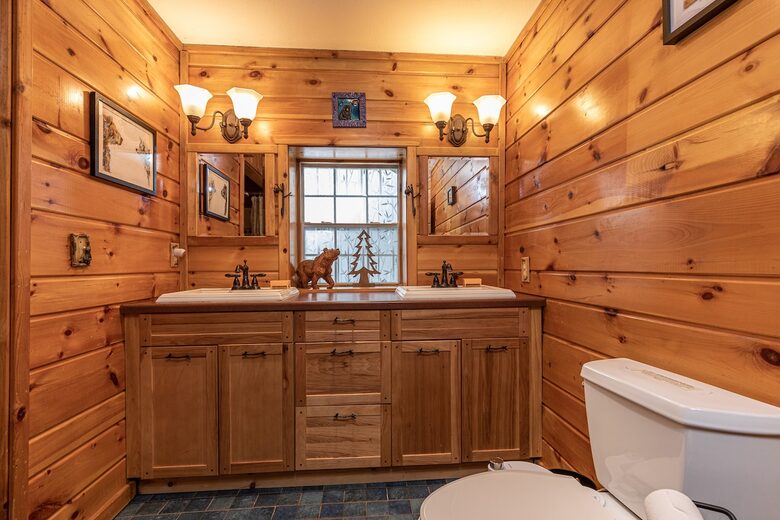 Lakeside Escape with Year-Round Adventure - Tomahawk, Wisconsin