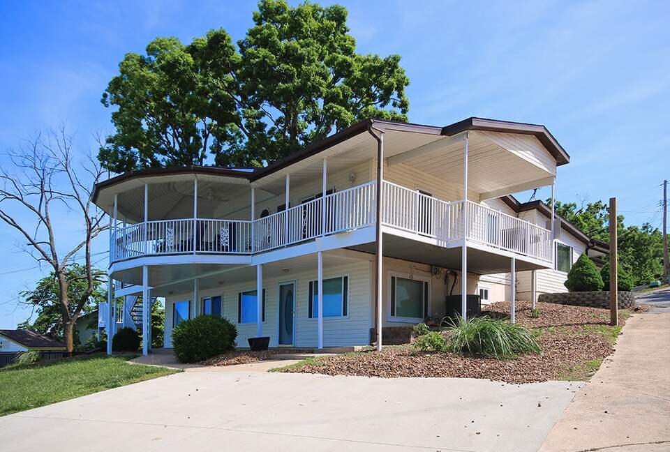 Waterfront Haven at Lake of the Ozarks - Lake Ozark, Missouri