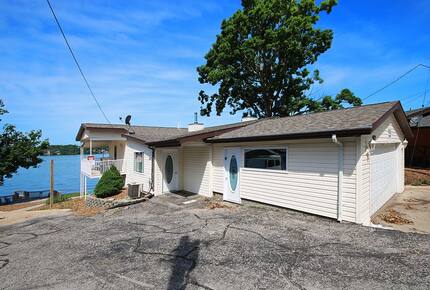 Waterfront Haven at Lake of the Ozarks - Lake Ozark, Missouri