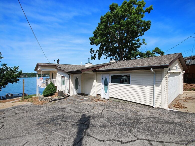 Waterfront Haven at Lake of the Ozarks - Lake Ozark, Missouri