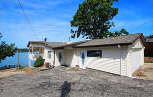 Waterfront Haven at Lake of the Ozarks - Lake Ozark, Missouri