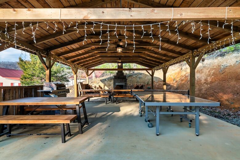 Mountain Haven Retreat - Sevierville, Tennessee