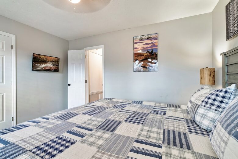 Mountain Haven Retreat - Sevierville, Tennessee