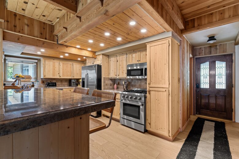 Modern Mountain Sanctuary on the North Shore - Lake Arrowhead, California