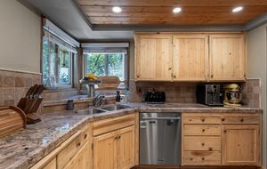 Modern Mountain Sanctuary on the North Shore - Lake Arrowhead, California