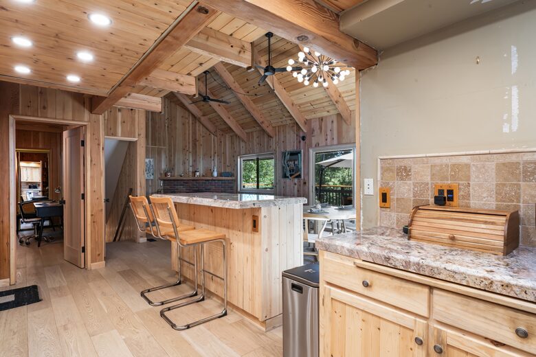 Modern Mountain Sanctuary on the North Shore - Lake Arrowhead, California