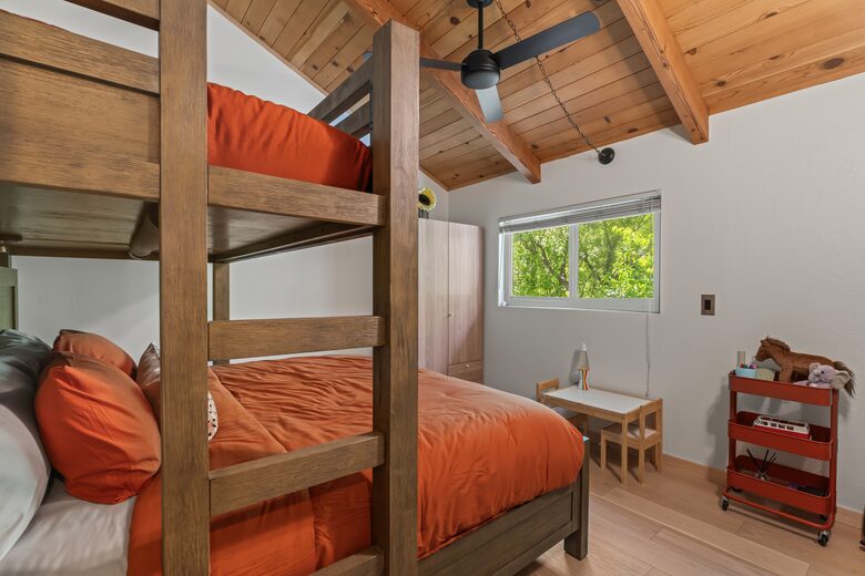 Modern Mountain Sanctuary on the North Shore - Lake Arrowhead, California