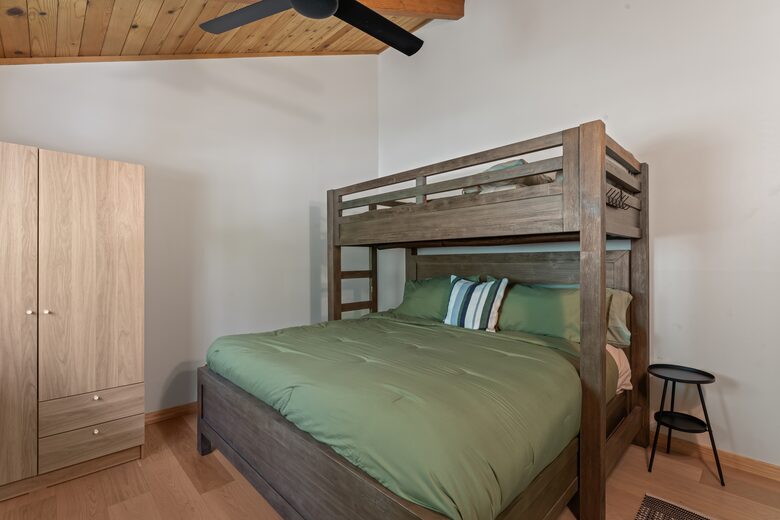 Modern Mountain Sanctuary on the North Shore - Lake Arrowhead, California