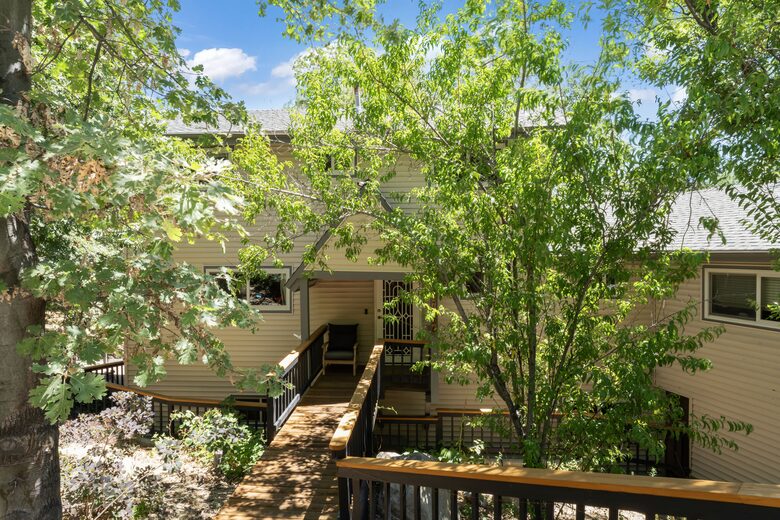 Modern Mountain Sanctuary on the North Shore - Lake Arrowhead, California