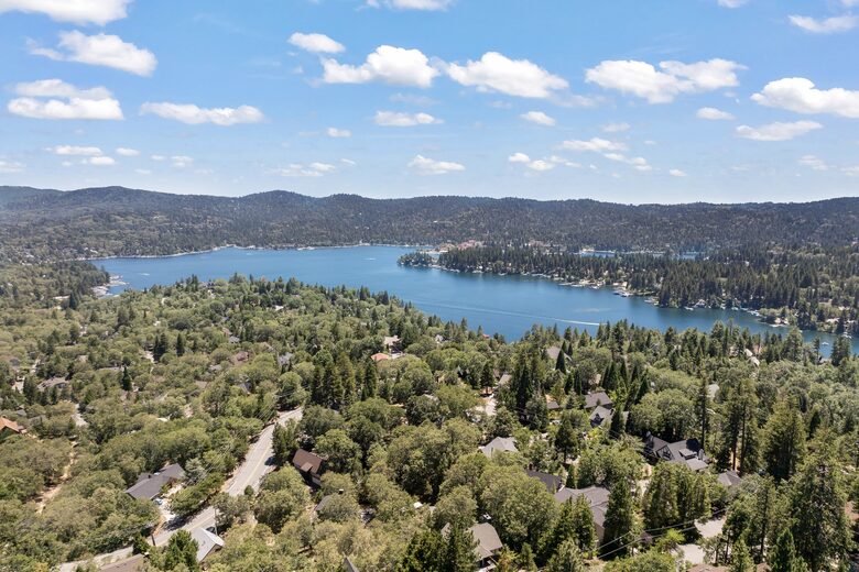Modern Mountain Sanctuary on the North Shore - Lake Arrowhead, California