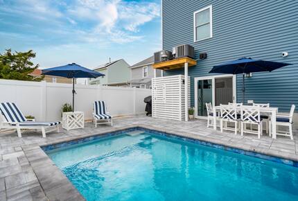 Modern 5-Bed Retreat Steps from Beach & Boardwalk - North Wildwood, New Jersey