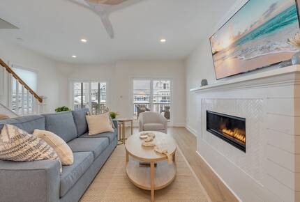 Modern 5-Bed Retreat Steps from Beach & Boardwalk - North Wildwood, New Jersey