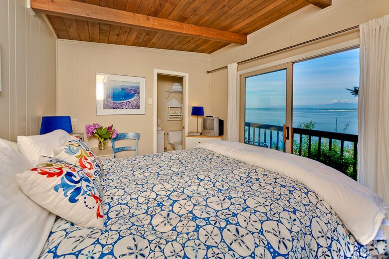 Whidbey Waterfront Haven - Greenbank, Washington