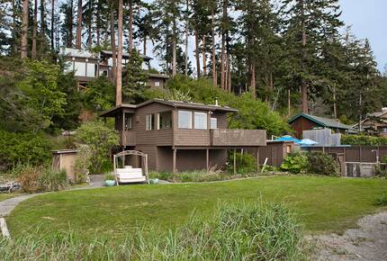 Whidbey Waterfront Haven - Greenbank, Washington