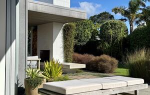 Architect-Designed Oasis Steps from Omaha Beach - Omaha, New Zealand