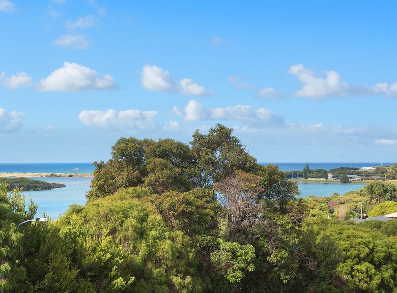 Augusta River & Ocean View Retreat with Lush Courtyards - Augusta, Australia