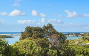 Augusta River & Ocean View Retreat with Lush Courtyards - Augusta, Australia