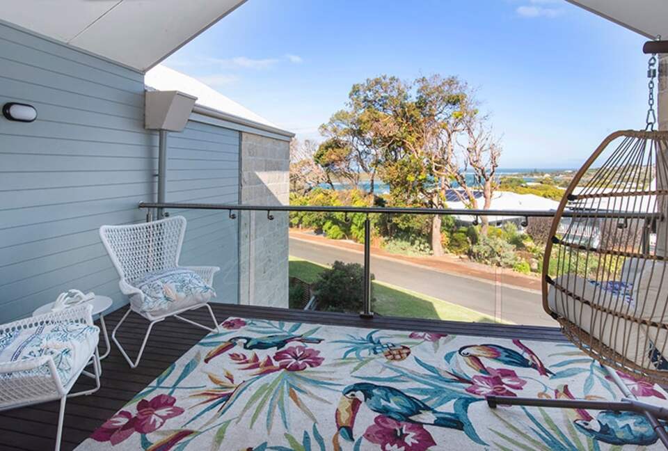 Augusta River & Ocean View Retreat with Lush Courtyards - Augusta, Australia