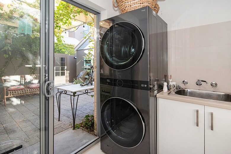 Augusta River & Ocean View Retreat with Lush Courtyards - Augusta, Australia