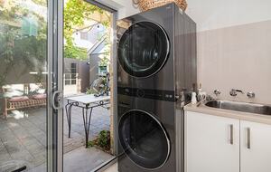 Augusta River & Ocean View Retreat with Lush Courtyards - Augusta, Australia