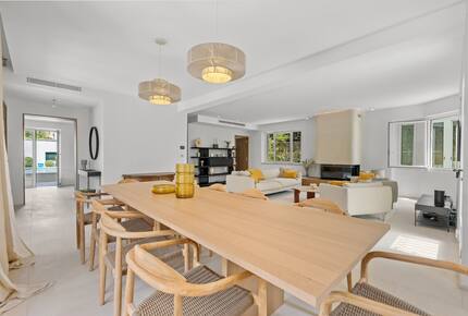 Modern Provençal Elegance in Cap d’Antibes - Antibes, France