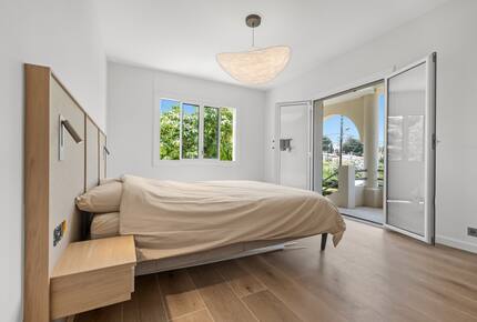 Modern Provençal Elegance in Cap d’Antibes - Antibes, France