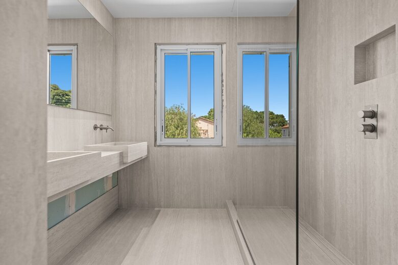 Modern Provençal Elegance in Cap d’Antibes - Antibes, France