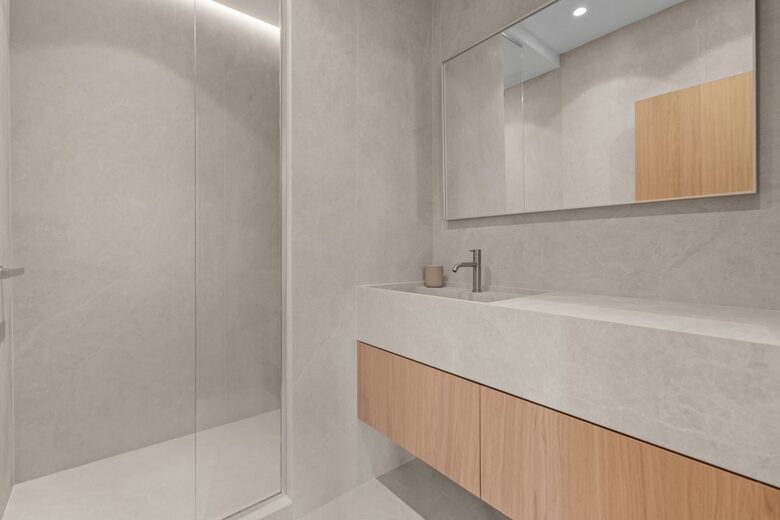 Modern Provençal Elegance in Cap d’Antibes - Antibes, France