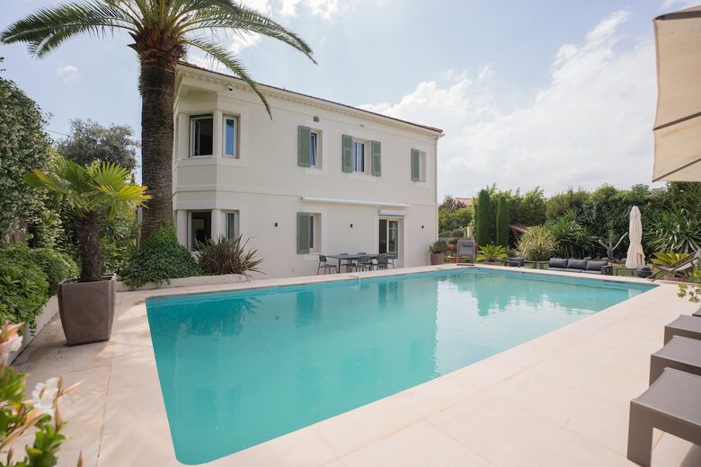 Modern Provençal Elegance in Cap d’Antibes - Antibes, France