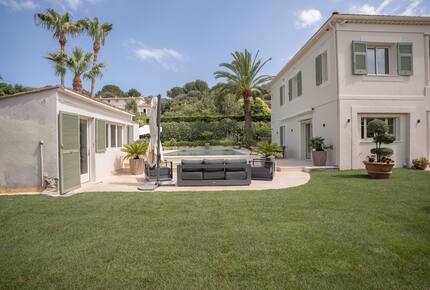 Modern Provençal Elegance in Cap d’Antibes - Antibes, France