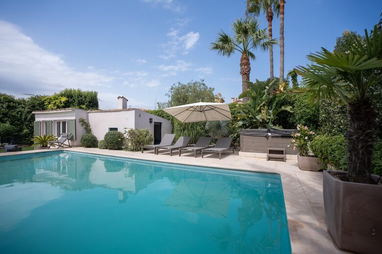 Modern Provençal Elegance in Cap d’Antibes - Antibes, France