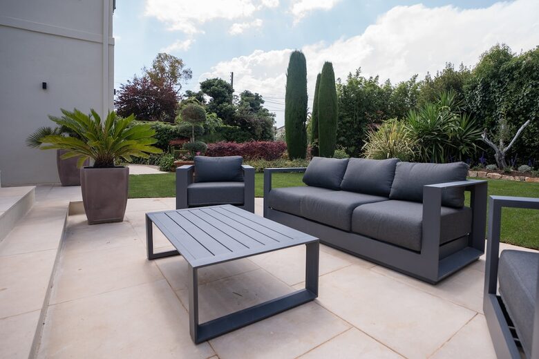 Modern Provençal Elegance in Cap d’Antibes - Antibes, France