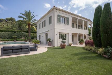 Modern Provençal Elegance in Cap d’Antibes - Antibes, France