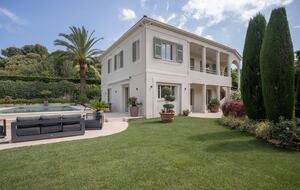 Modern Provençal Elegance in Cap d’Antibes - Antibes, France