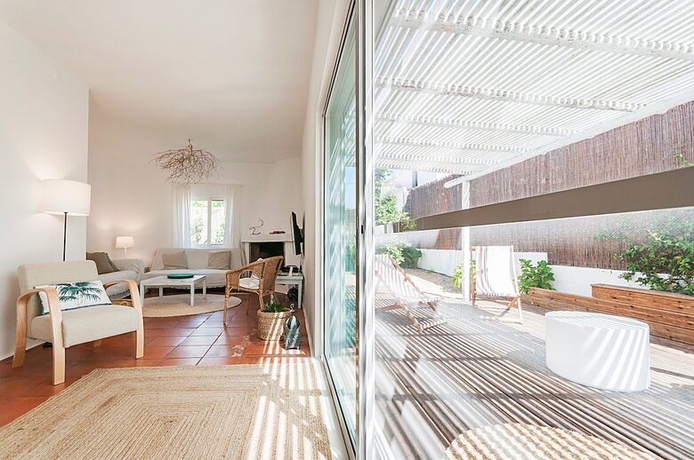 Sunlit Residence Steps from the Beach in Carvalhal - Carvalhal, Portugal