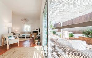 Sunlit Residence Steps from the Beach in Carvalhal - Carvalhal, Portugal