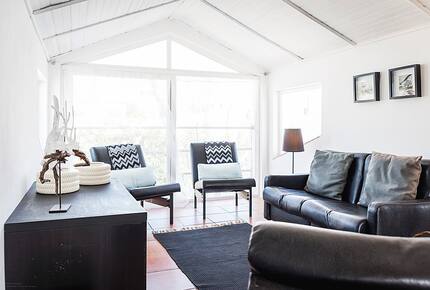 Sunlit Residence Steps from the Beach in Carvalhal - Carvalhal, Portugal