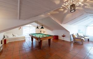 Sunlit Residence Steps from the Beach in Carvalhal - Carvalhal, Portugal