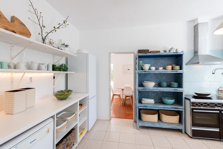 Sunlit Residence Steps from the Beach in Carvalhal - Carvalhal, Portugal