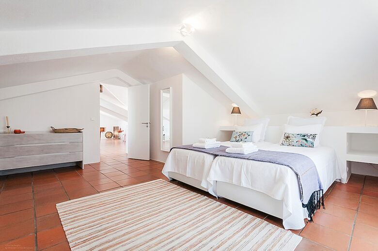 Sunlit Residence Steps from the Beach in Carvalhal - Carvalhal, Portugal