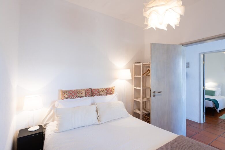 Sunlit Residence Steps from the Beach in Carvalhal - Carvalhal, Portugal