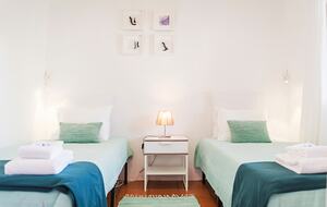 Sunlit Residence Steps from the Beach in Carvalhal - Carvalhal, Portugal