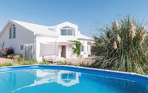 Sunlit Residence Steps from the Beach in Carvalhal - Carvalhal, Portugal