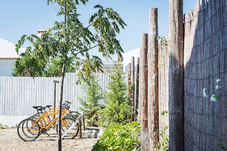 Sunlit Residence Steps from the Beach in Carvalhal - Carvalhal, Portugal