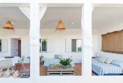 Sunlit Residence Steps from the Beach in Carvalhal - Carvalhal, Portugal